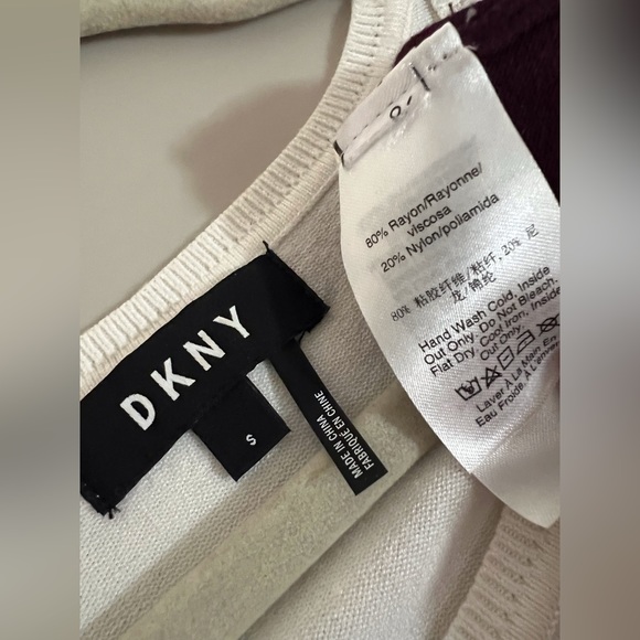 DKNY Crewneck Sweater size Small - Picture 2 of 3
